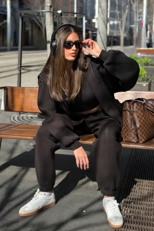 Black Cloudfit - Lifestyle - Bench - Sunglasses 1